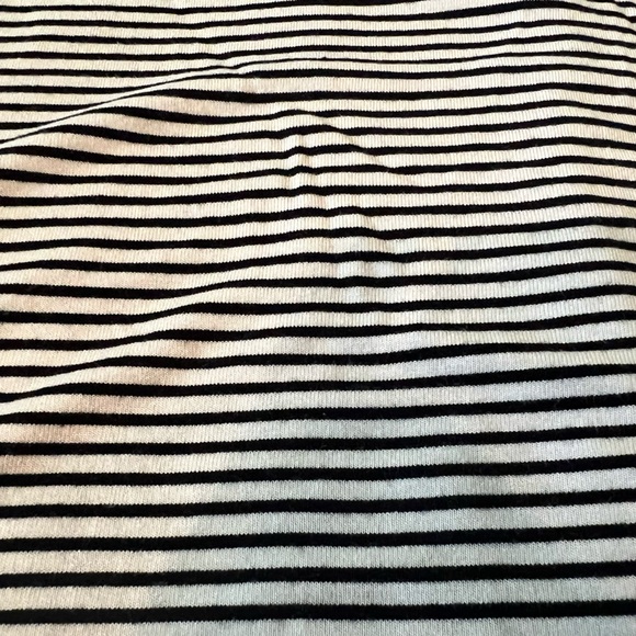 Old Navy Luxe Sleeveless Top - Picture 6 of 8